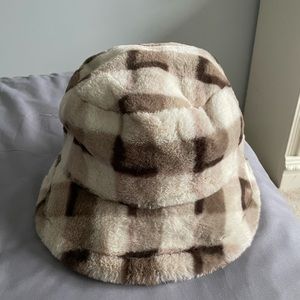 Bucket hat- winter
